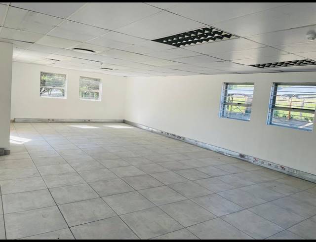 2,344M² OFFICE TO LET IN VORNA VALLEY